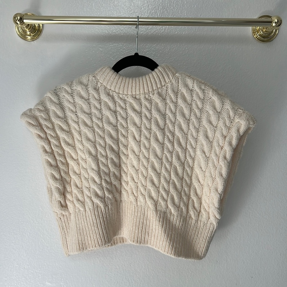 Vintage inspired sweater vest Zara